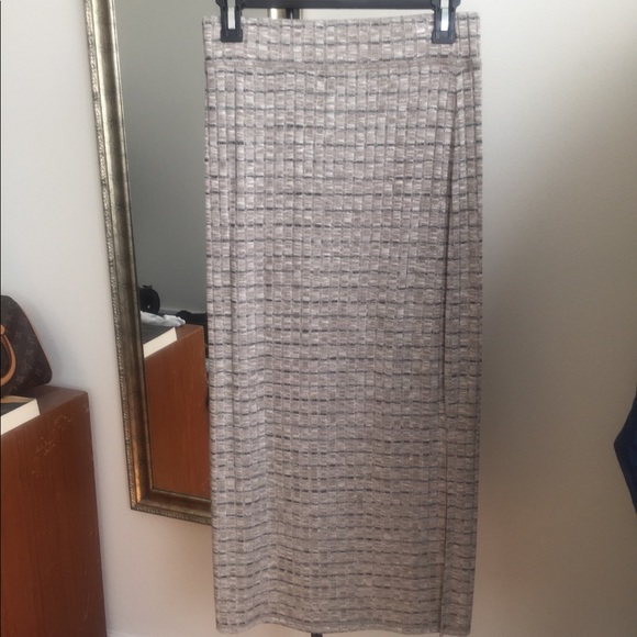 NWT Aritzia verushka midi skirt - Picture 2 of 3